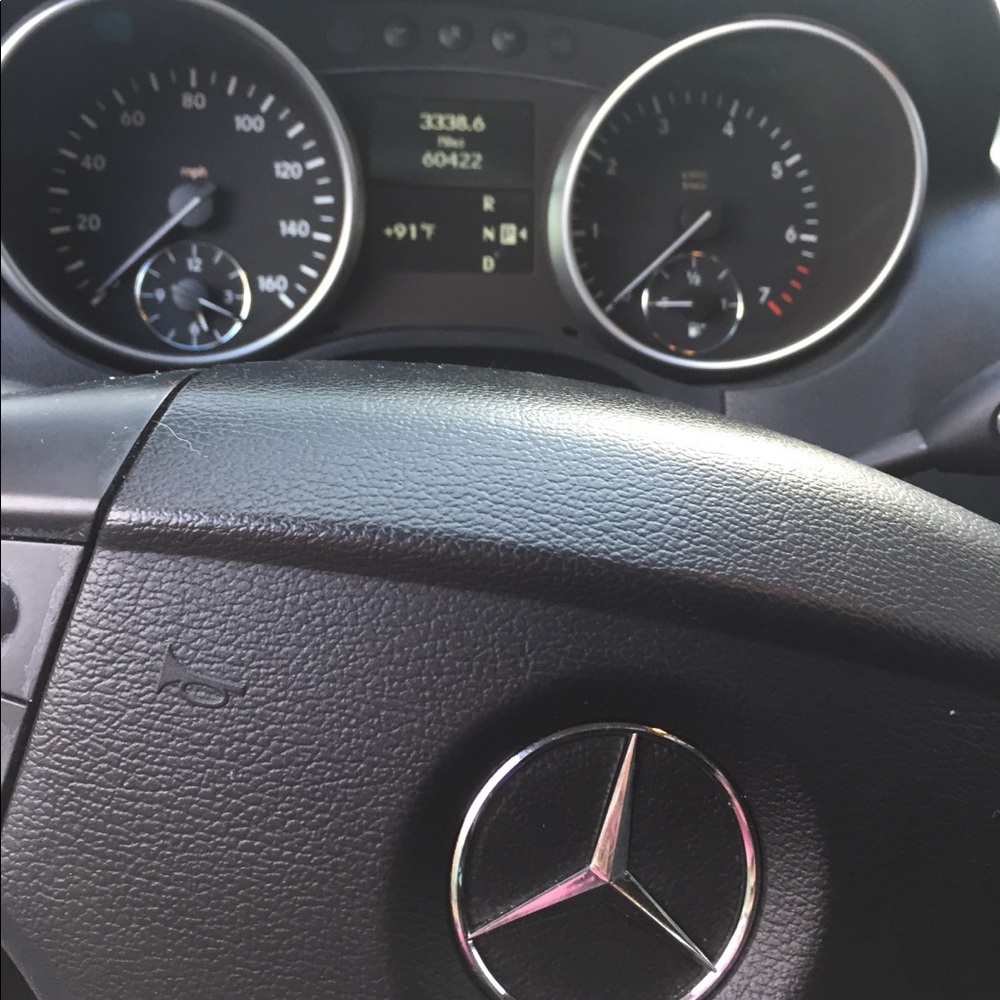 Mercedes ML550 - Picture 5 of 6